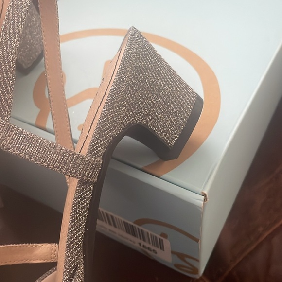 Brand new life stride dress shoes in shimmery pewter color . - Picture 5 of 6